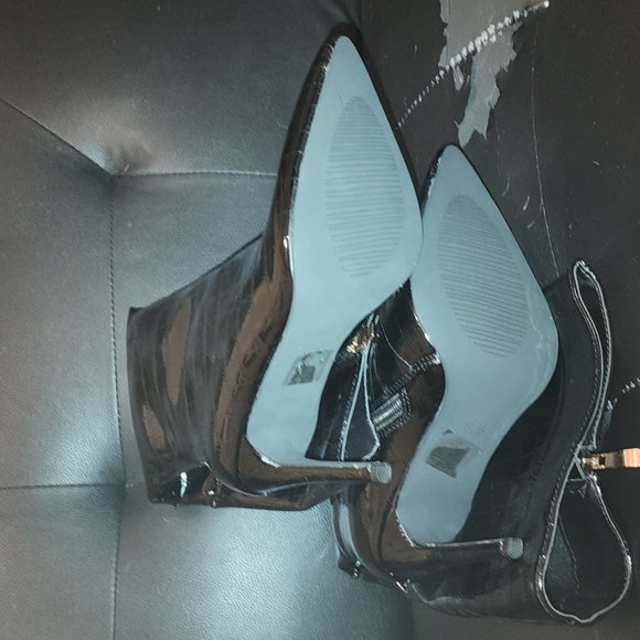 Mid calf high heel boot - Picture 2 of 2